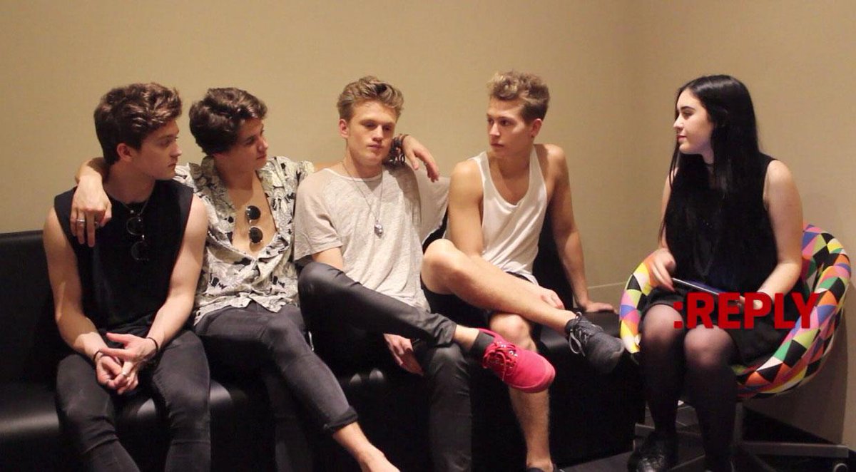 UMusicItalia's tweet image. #VampsArmy cosa non sapevate sui @TheVampsband? Scopritelo su @VEVO_IT #AskReply con @cleotoms bit.ly/1Alzgj0