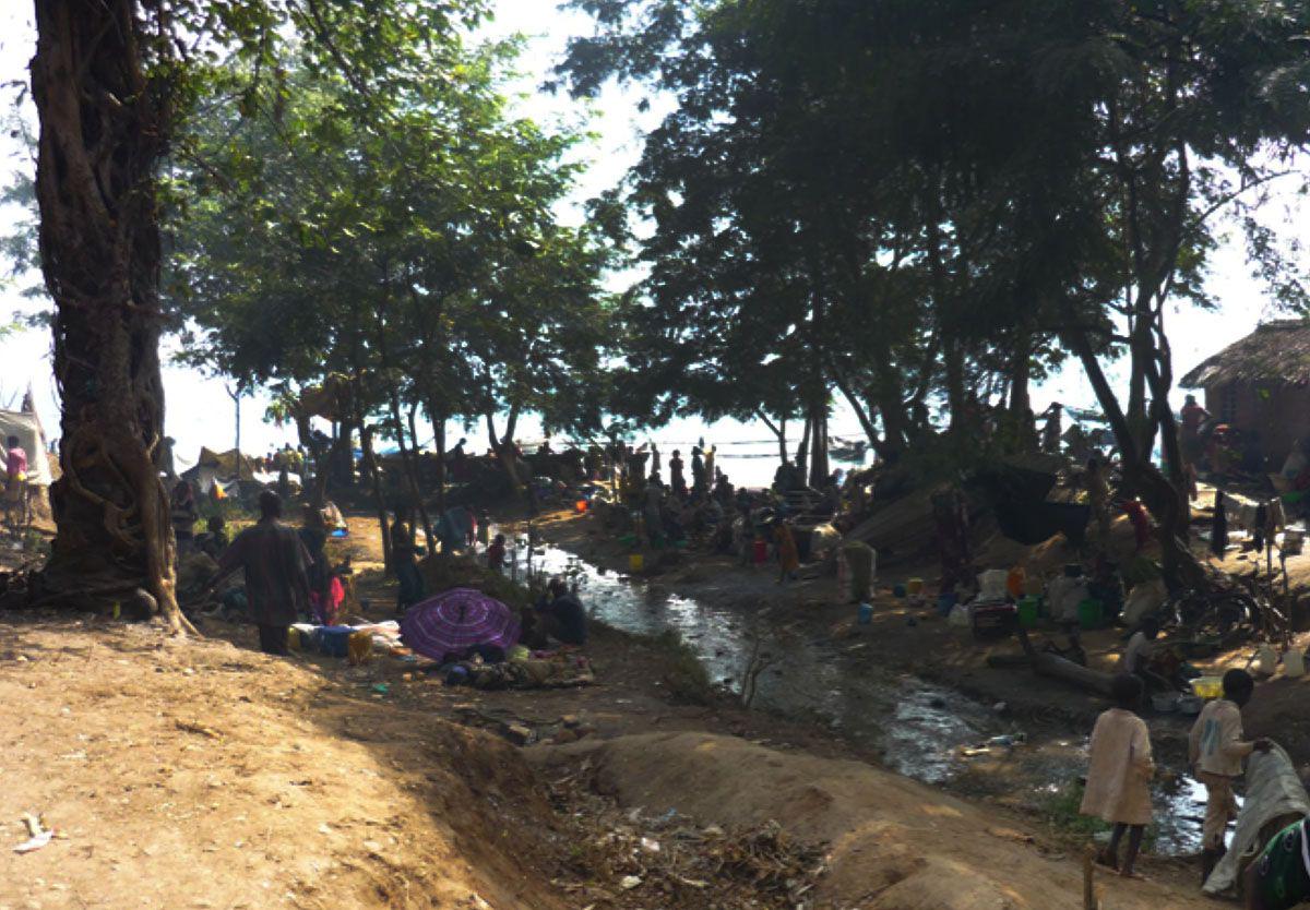 StefZannini's tweet photo. Cholera outbreak among #Burundi/an refugees in #Tanzania @MSF teams are launching activities in #Kigoma and #Kagunga http://t.co/7Lz2kdhvNy