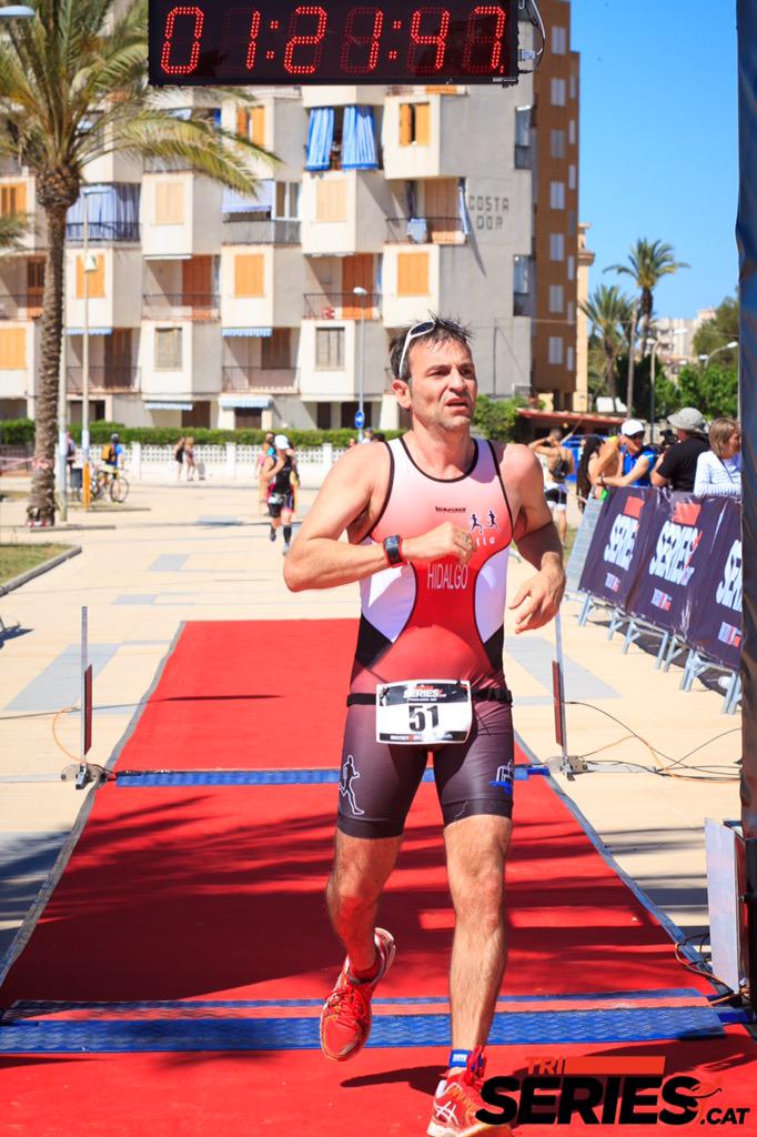 PericoHidalgo's tweet photo. Iniciant temporada al @TriSeries_cat Cunit amb @atletesaltafull @duetsports. Som-hi!! http://t.co/9VNsy2WbDu