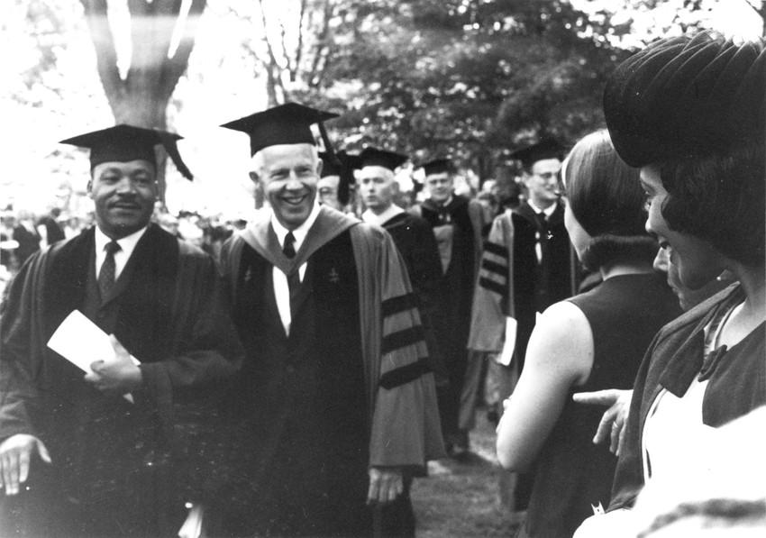 FLOTUS44's tweet photo. From the archives: MLK addresses the @OberlinCollege Class of 1965 → http://t.co/TkVy8r4ViT #ObieCRW http://t.co/dMQnJEaydS