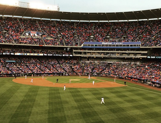 ArrowheadPride's tweet photo. Thousands of Chiefs fans show up to Cards-Royals wearing red http://t.co/9NW6cu3RgS http://t.co/4PEFDUkJKL