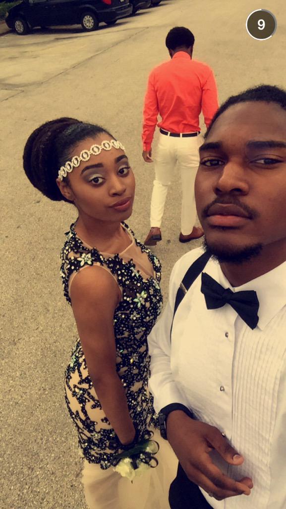 jaunes_world's tweet photo. 💙 every moment was magic #prom2k15 #dreadheadz http://t.co/yWWahDZnlo