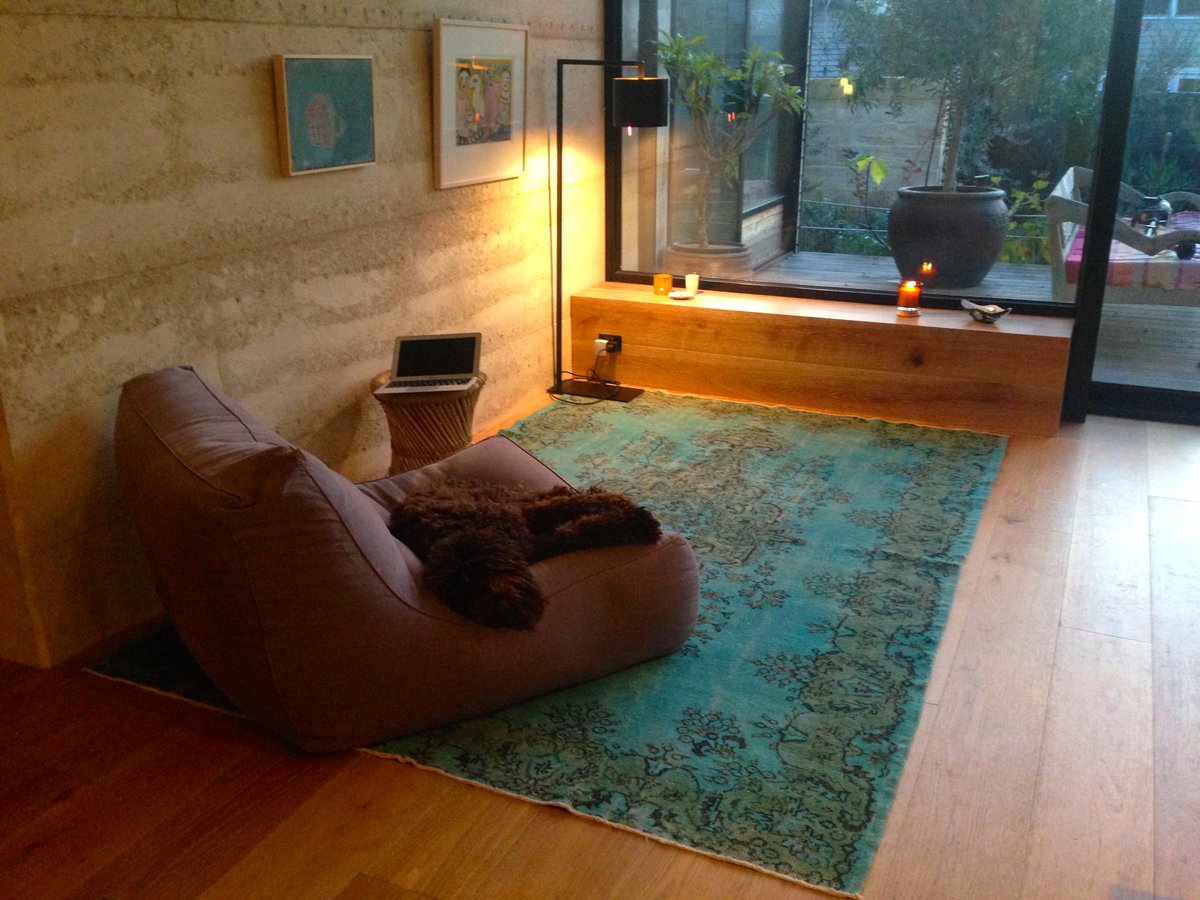 Rugs that make a statement interiorflutters.com/2015/05/23/rug…