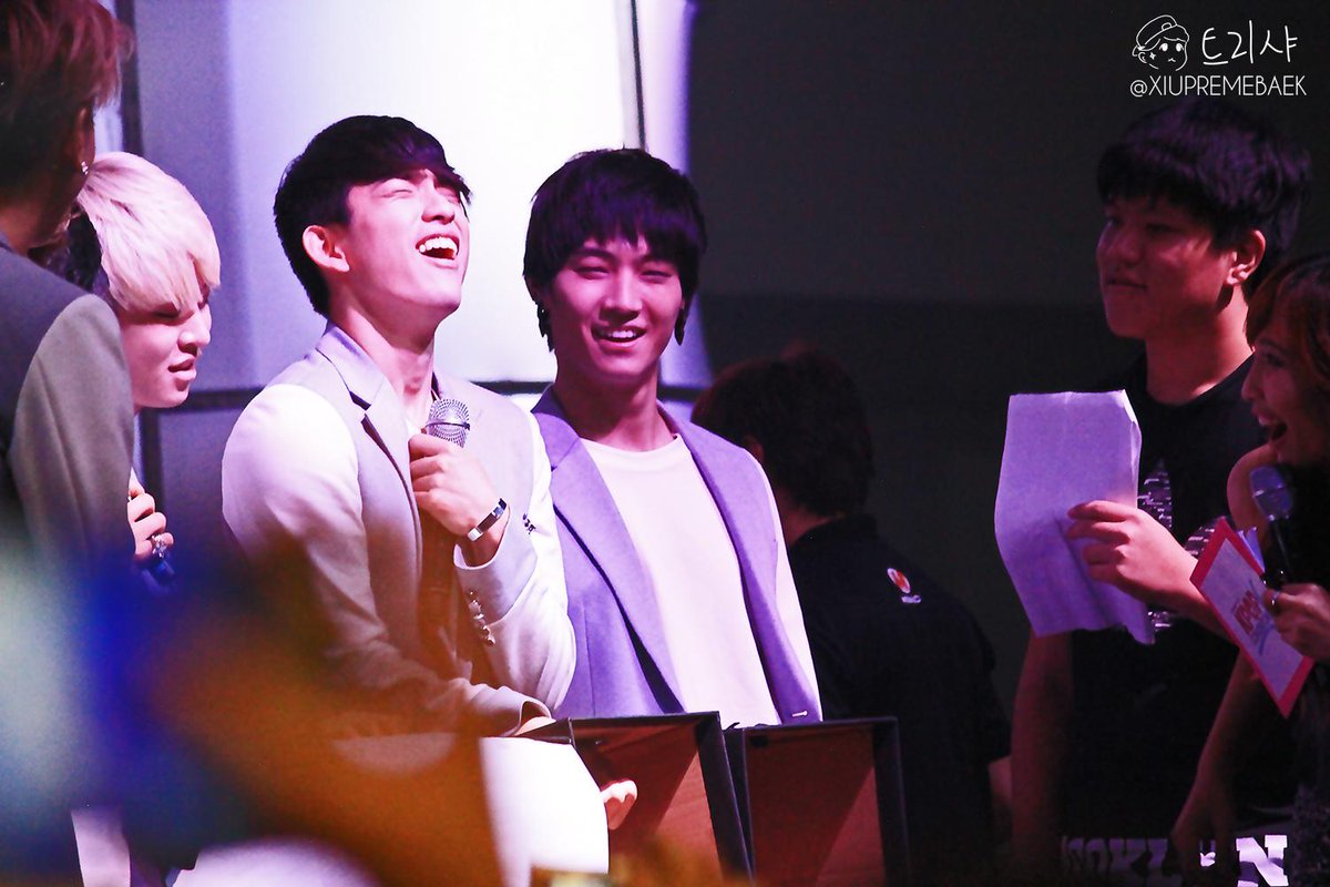 xiupremebaek's tweet photo. 141228 #KCON6 #JJP In celebration of #3YearsOnTimeWithJJProject @jrjyp @Def_soul_JB http://t.co/Tbz1SWOJtU http://t.co/LtnjiKMjTI