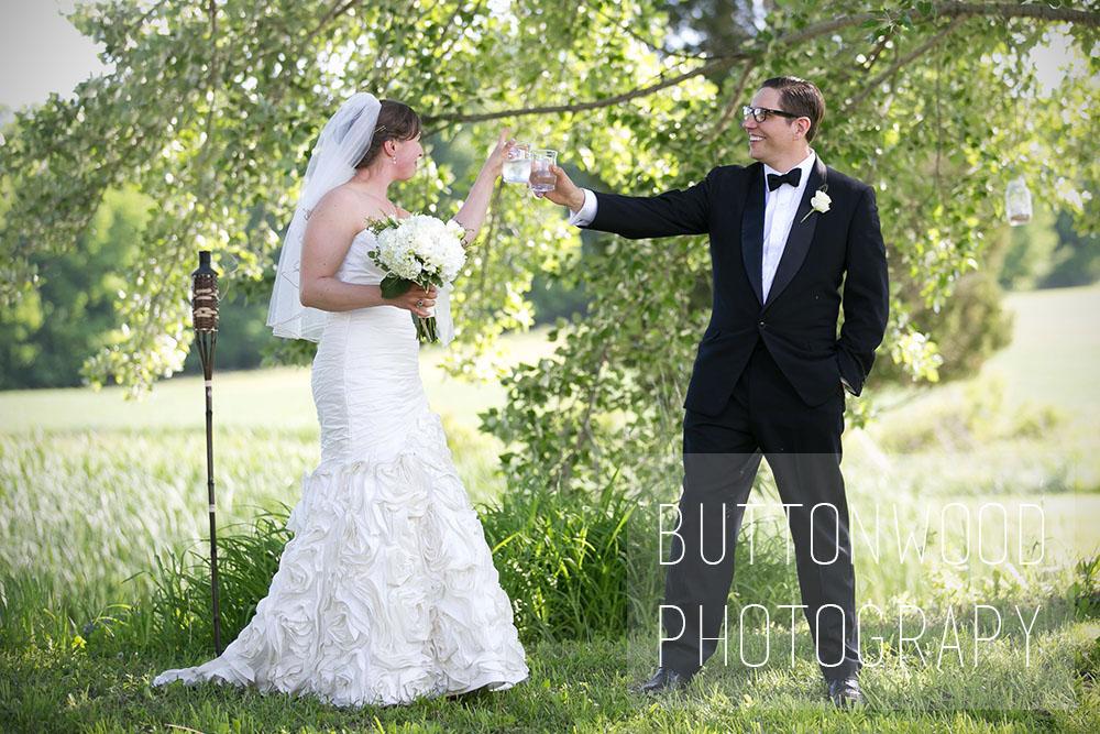 ButtonWoodPhoto's tweet image. Loving the beginning of wedding season #weddingphotographer #westchesterwedding CHEERS