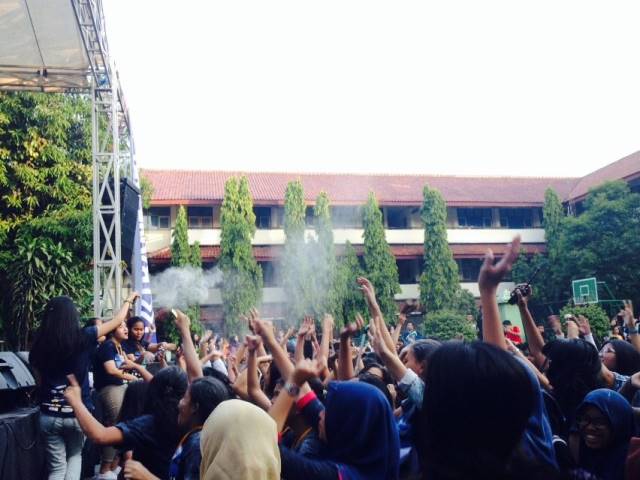 syahnathrf's tweet photo. makasih bgt ya yg udah sempetin dateng ke skyline4th:)) pecahh bgttt🙌🙌🙌 http://t.co/aU3hDAzOc8