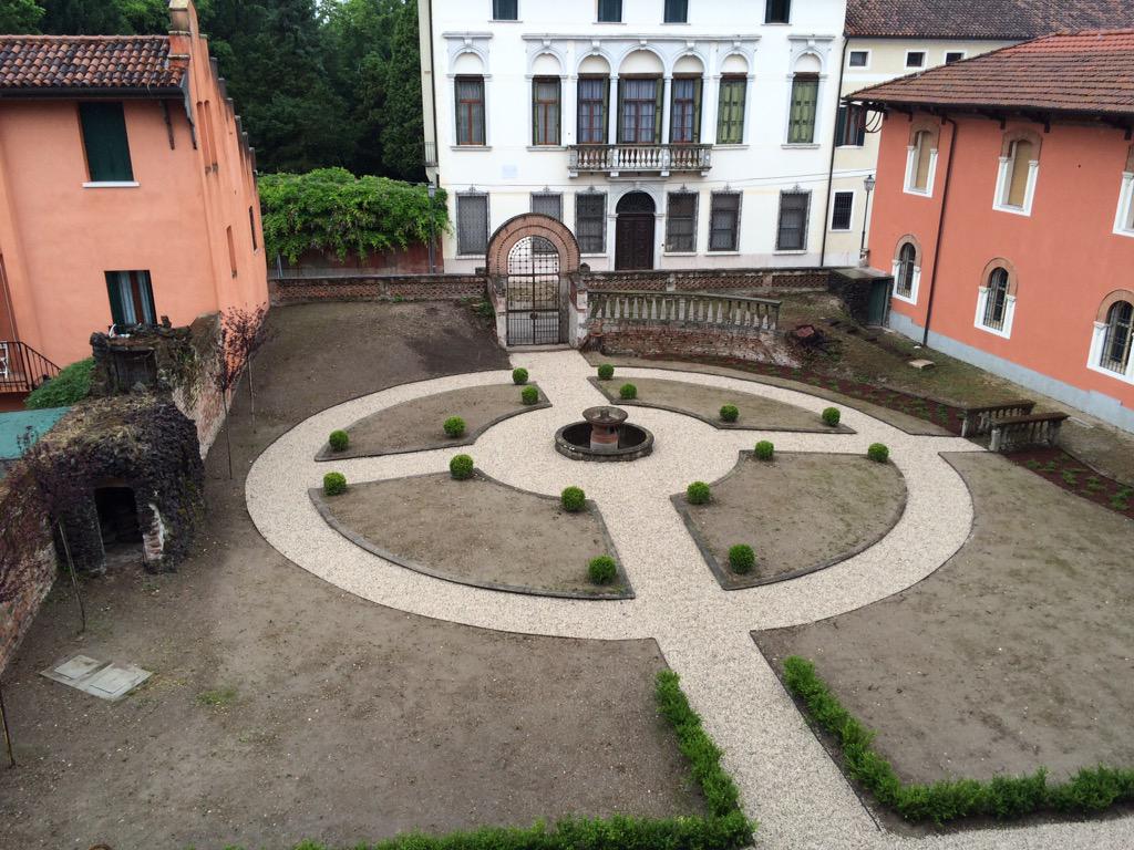 JacopoSacVen's tweet image. Inaugurata oggi a #Lendinara la restaurata Biblioteca Baccari. Un patrimonio da scoprire