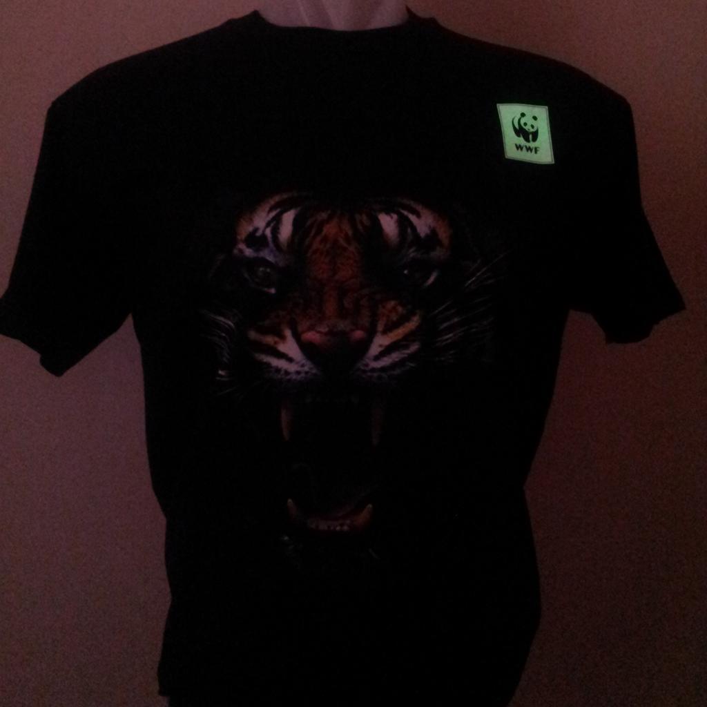 eddesign_jkt's tweet photo. Print DTG ED Deaign dengan konsep perpaduan DTG dan Print Cutting Glow pada logo WWF
WA 085691001984 http://t.co/qWpuaNpe56