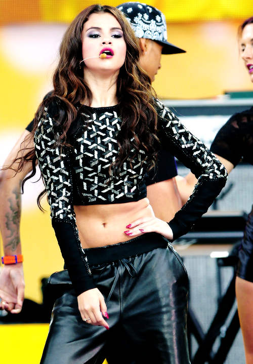 foodftselena's tweet image. #SelenaForMMVA