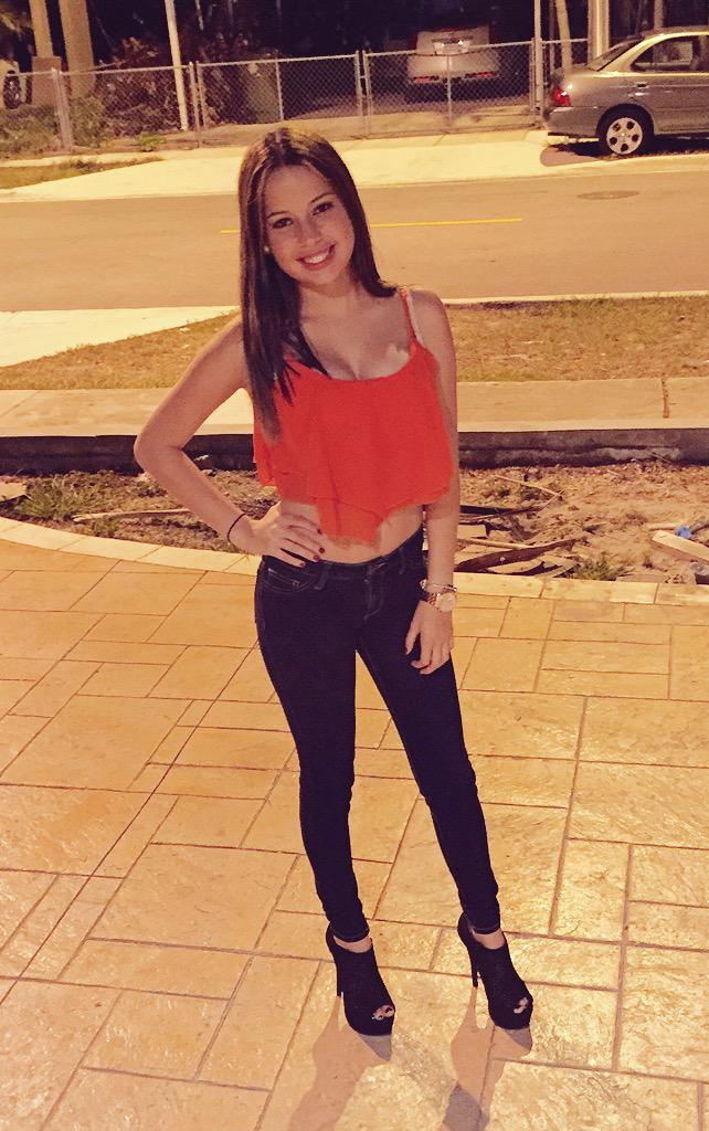 Claudiaamx3's tweet photo. Last night💋 #couldntpick http://t.co/p3UmiPLYho