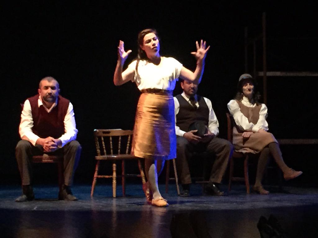 Calamburteatro's tweet photo. Impresionante @GComplotEscena en #equishamuerto y los compis internacionales con #Corten de @Impromadrid. #FESTIM015 http://t.co/YVmxuFWc9H