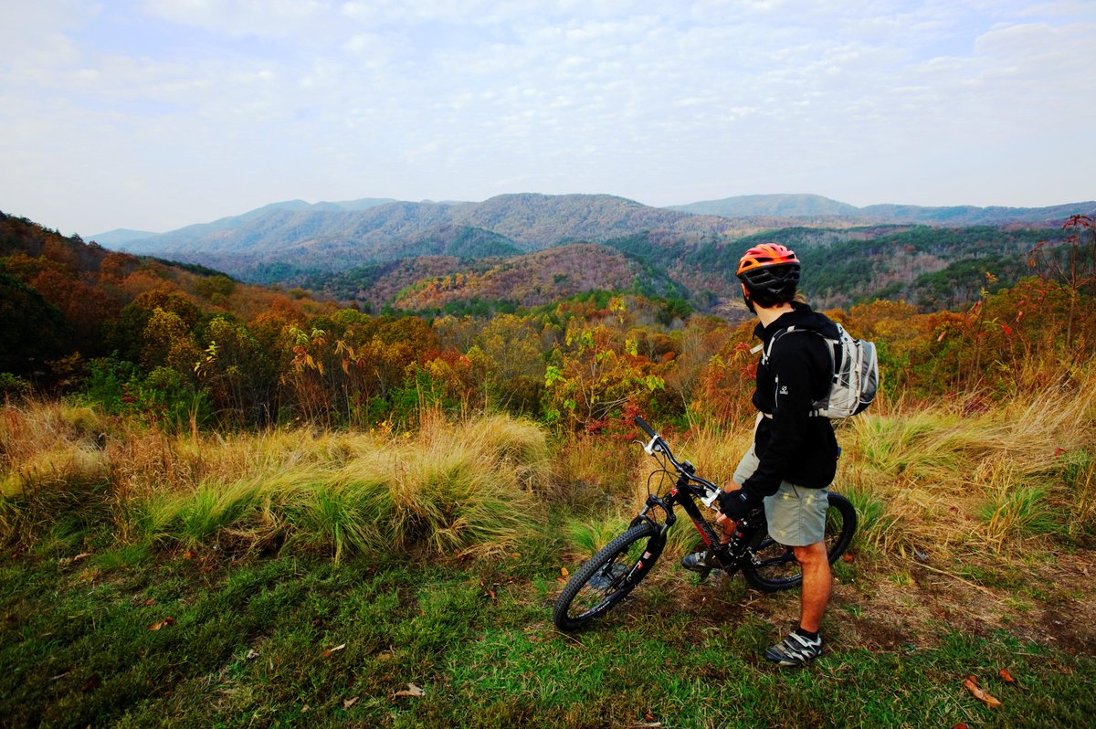 visitchatt's tweet photo. Last day to vote for Round 4! Vote #Chattanooga for outdoor adventure! #BestTowns2015 http://t.co/GwF4VuPGyU http://t.co/mDqpti4IvO