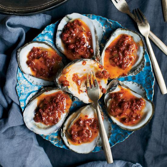 From bacon-wrapped shrimp to grilled oysters, here are 10 seafood recipes for Memorial Day: fandw.me/1dpi565