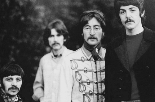 BeatlesSpain's tweet photo. ¡No olvidéis mandar vuestras fotografías para el vídeo de "Postcards from paradise" con el HT #PostcardsFromSpain ! http://t.co/g8UScIFu1L