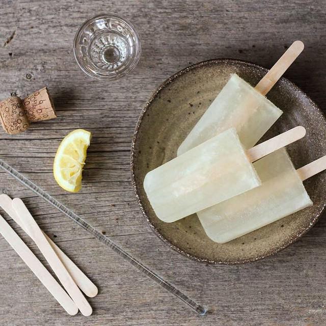 Very boozy #Popsicles to make this weekend. Check out our recipes on blog.swig.co. ift.tt/1GvwBnN