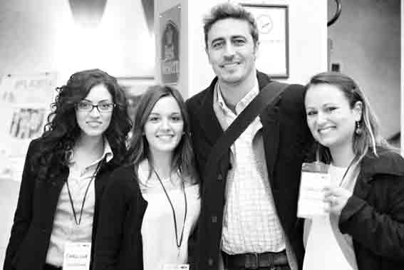 FLAFestival's tweet photo. @pif_iltestimone e le volontarie del #FLA2014, che stasera su Rai1 c'è #LaMafiaUccideSoloDEstate http://t.co/tAwMfOlzjF