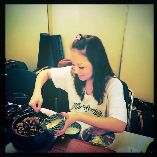 kagetu_TA's tweet image. ayuが名古屋公演で食べてる【「あつた蓬莱軒」のひつまぶし】食べてみたい。HP見たら3600円だった。どうやら「ひつまぶし」発祥の店らしい