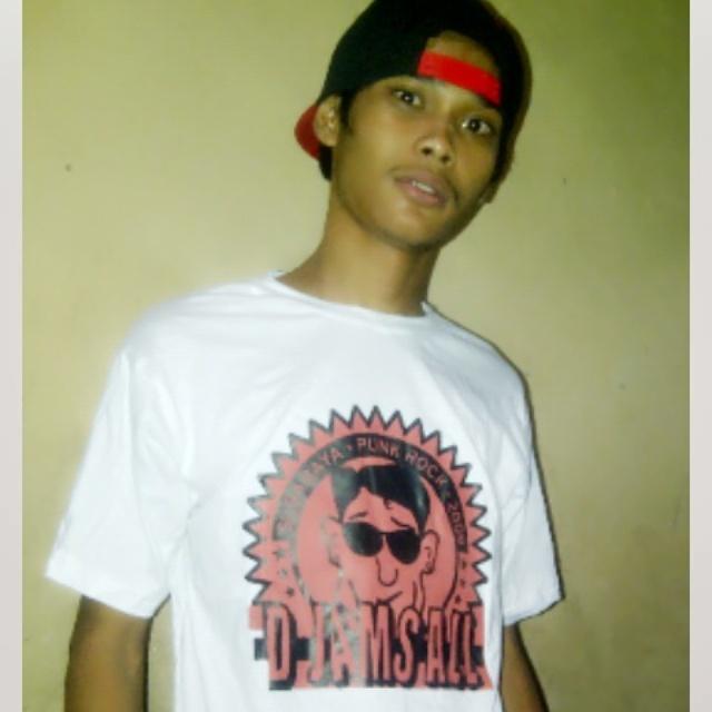 DjamsAll's tweet photo. Open order t-shirt 80k. Tetap support band2 indie http://t.co/gtMfPmRb22