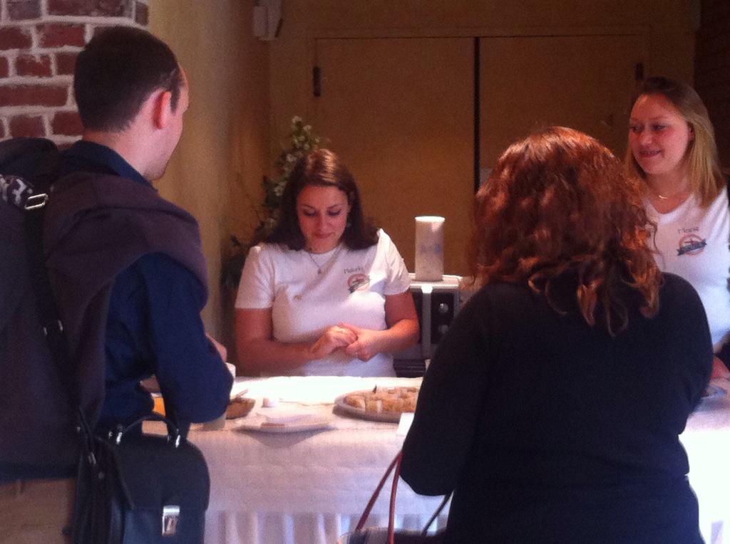 WorldIn_'s tweet image. En direct de l'atelier dégustation, plus que 1h pour découvrir oman à la Quintinie ! #evenement #degustation