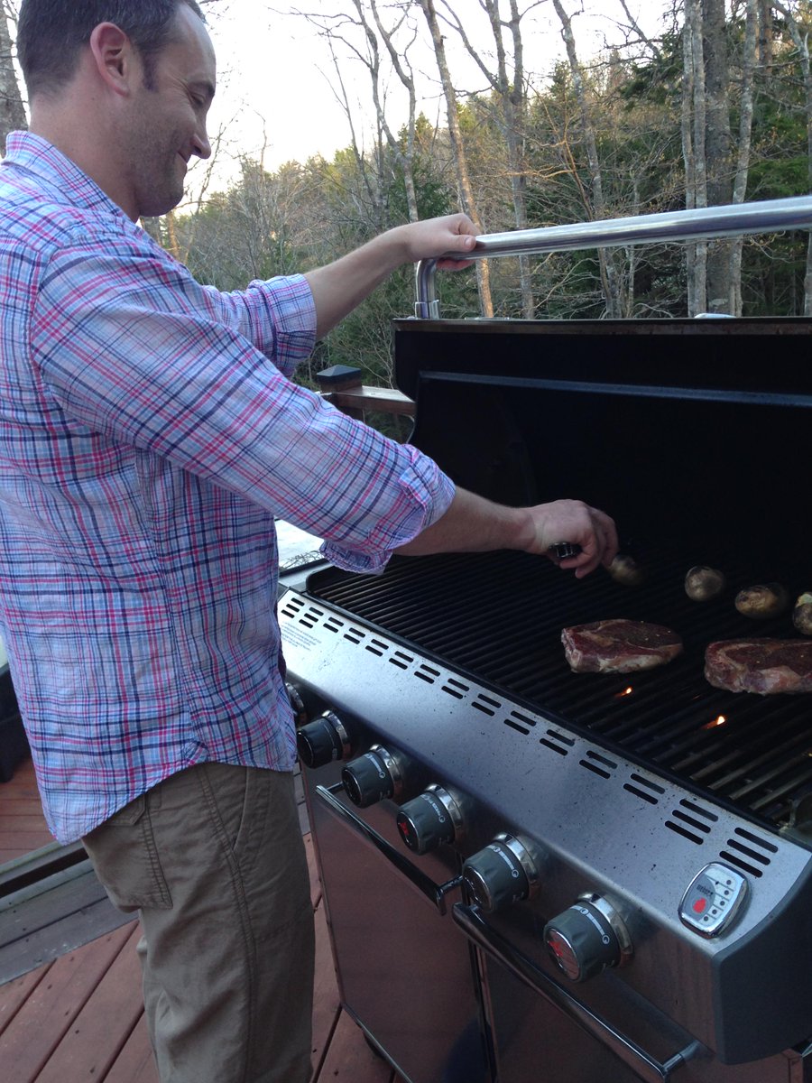 A happy Spring Griller at our house!! Here's how to get ready for spring:  ow.ly/NkHHg #SpringGrilling