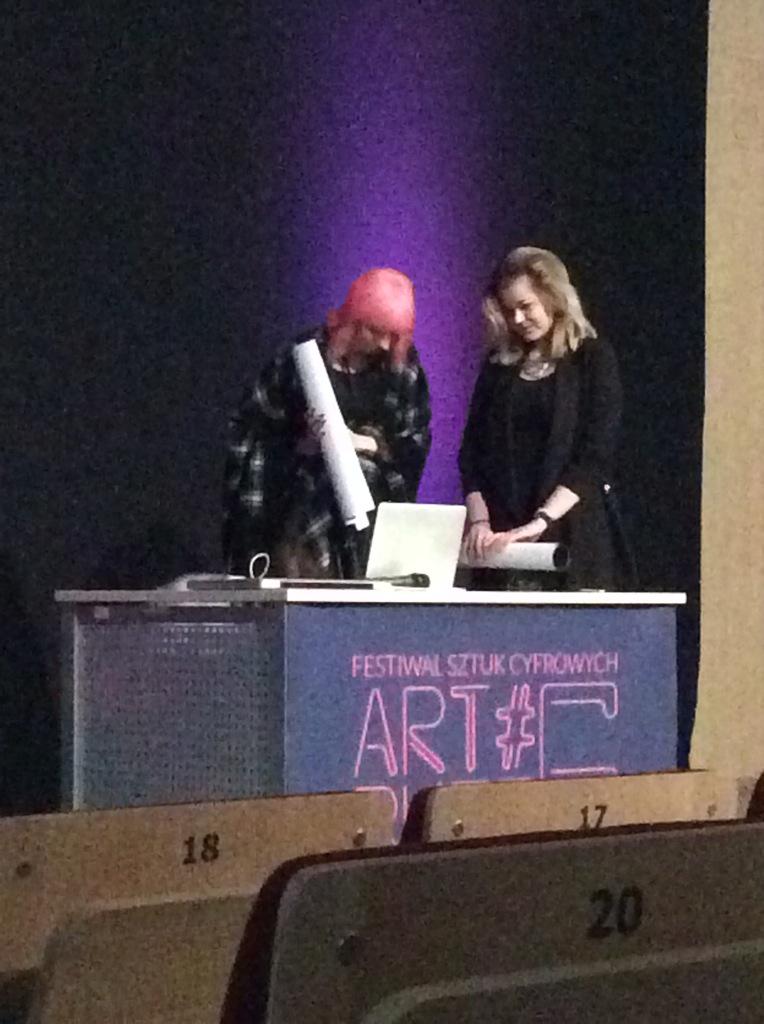 #Artbuzz6 już za chwilę kolejna prelekcja - tym razem posłuchamy o tym jak można manipulować fotografią