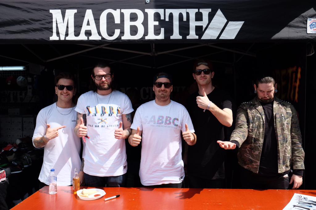 Saying hi to <a href="/burytomorrow/">BURY TOMORROW</a> at the <a href="/Macbeth_UK/">Macbeth UK</a> tent at <a href="/SlamDunkMusic/">Slam Dunk Festival</a> festival!