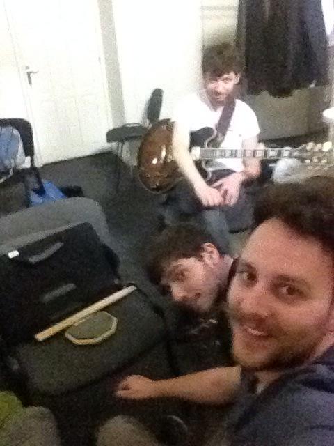 mynahtrio's tweet photo. #Mynah relaxing in the dressing room of Odeon theatre. Soon on stage for the Final! http://t.co/IhLj1G8m3Q