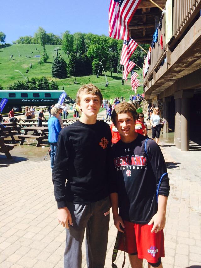 RichlandBBall's tweet photo. Brady and Caleb reppin Richland. Basketball !! Mud on the Mountain 5K http://t.co/NPUYLpYdXY