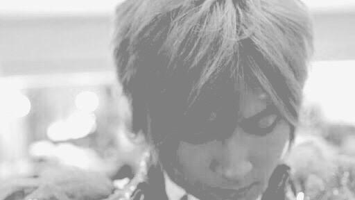 HpOxw's tweet photo. @@

　　　＂｢｣　　貴女の香り

　　　　　　　　　　　　指に残る　←←
　　　　
　　　　ＲＲ
　　　　　　　　↓↑
　　　　　　　　　　　　ＦＦ

　　◎○　　無邪気な顔で

　　　　　　　　　　　　また汚す　゛

___ http://t.co/hMLxJycETZ