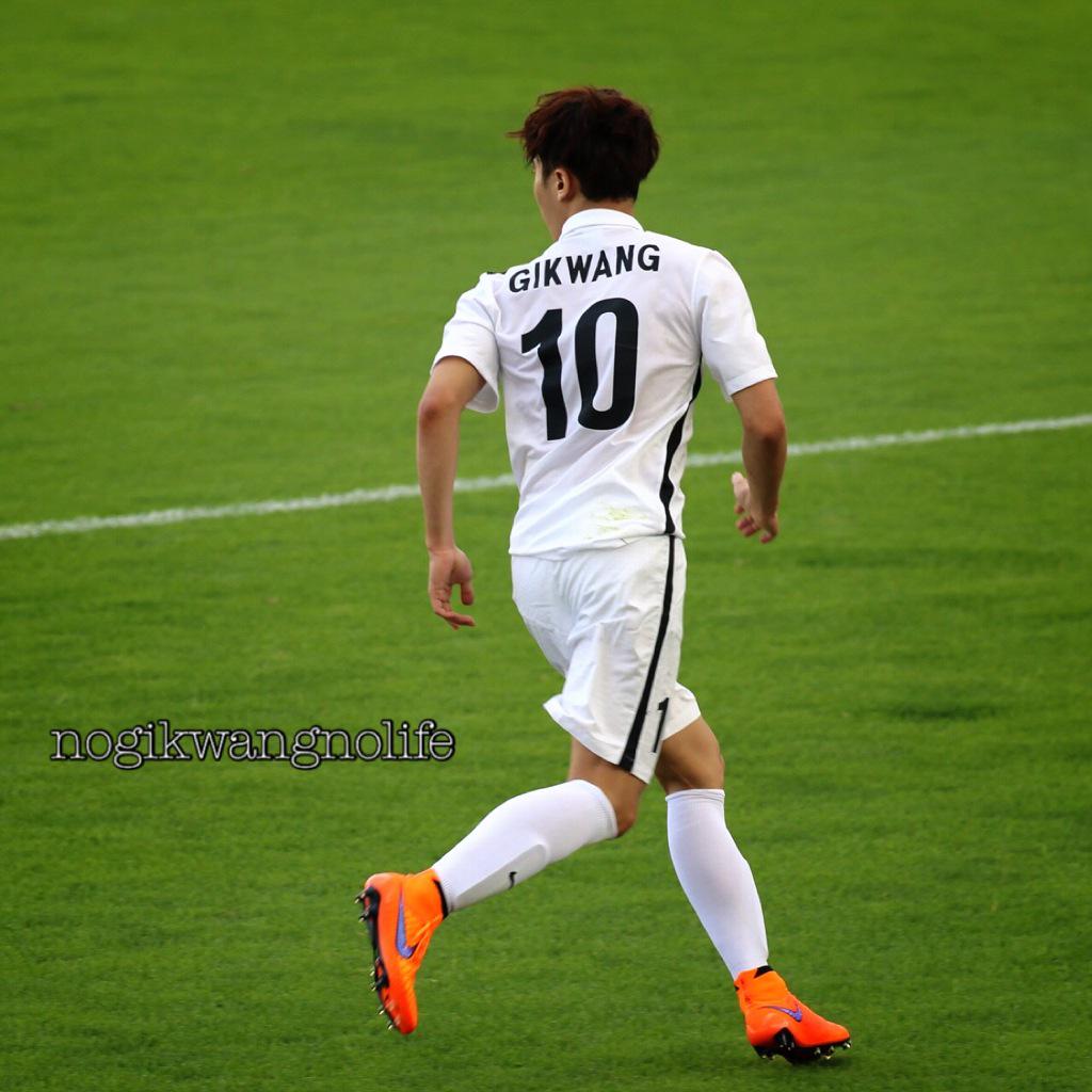 ギグァンあるある Beast Gikwang 悪いけど ペンミ 握手会を経てもなお サッカー選手ギグァンが本命 見て この走り なんか70キロはありそうな重厚感 頼もしいランニングフォーム この場合顔見えなくても全身から素敵さが漲って Http T Co
