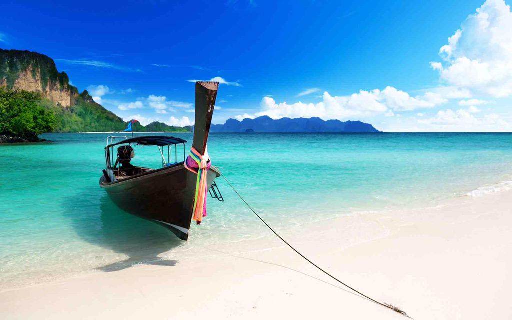 femalenomads's tweet photo. Places I'd rather be..  https://t.co/Ht4gTrli1w