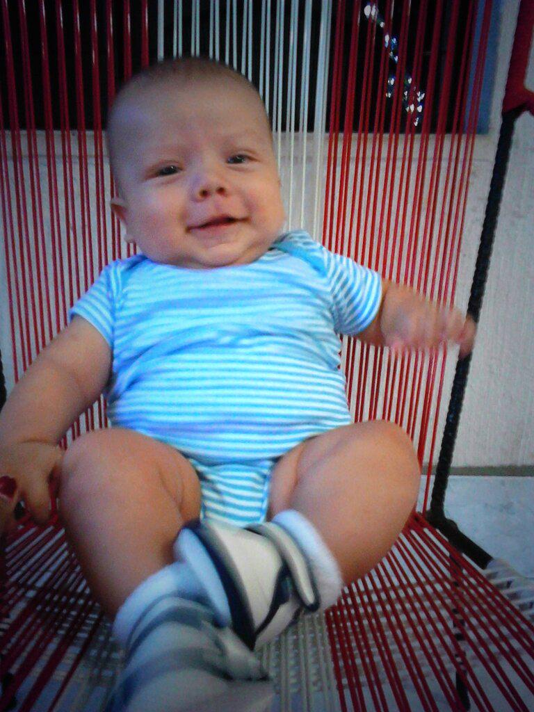teffyta_17's tweet photo. Holaa amigos... me habia perdido por unos dias.. hahaha pero les presento a mi bebe http://t.co/u36xdDbQNc