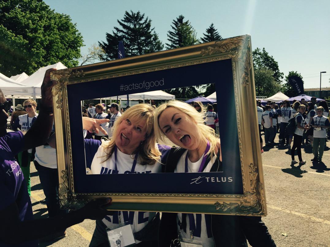 Switzette's tweet photo. Social Art Rally in the hood! #actsofgood@TELUS http://t.co/YqXwjSDyBP