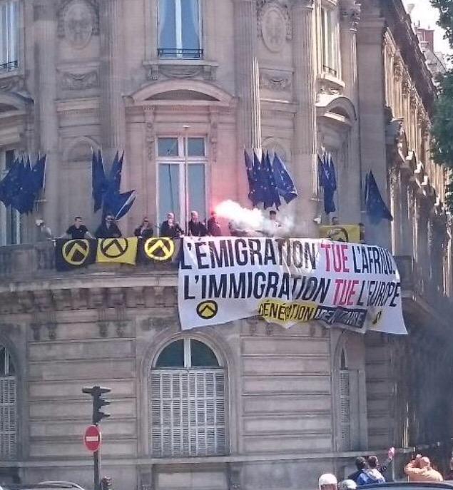 robert_ludovic's tweet photo. #GenerationID http://t.co/sI6tT1Pe2Y