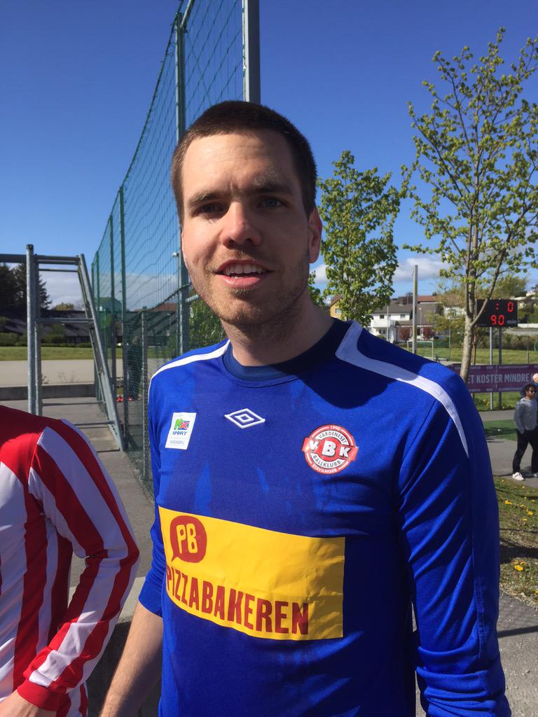 Vardeneset_BK's tweet photo. 2-0 slutt. Målscorere: hebnes olsen og Ørjan ellingsen. Fortjent seier! Og smultring t krister vistnes, vi gratulerer http://t.co/ZoTRboqcvs