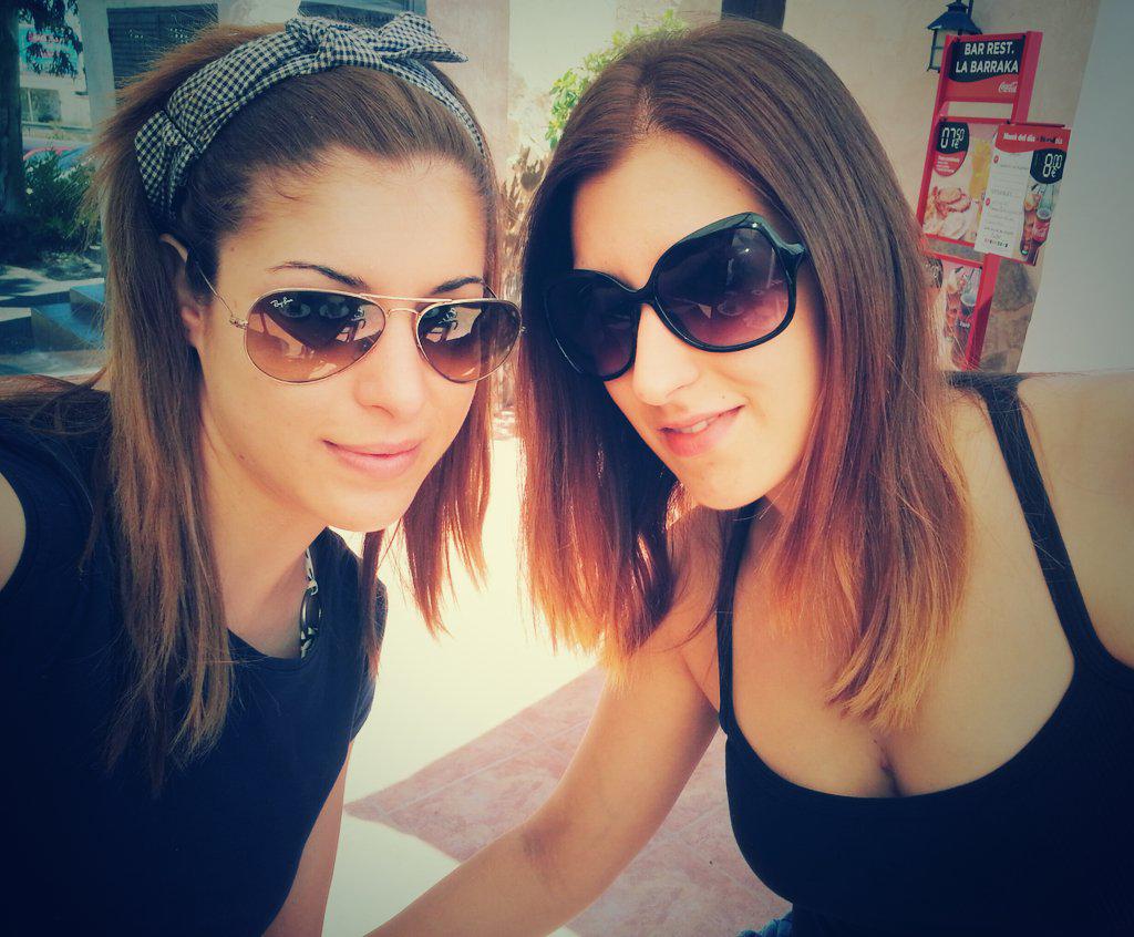 rakysinmas's tweet photo. Con @anikags por la costa!!! http://t.co/88xYeEjBDK