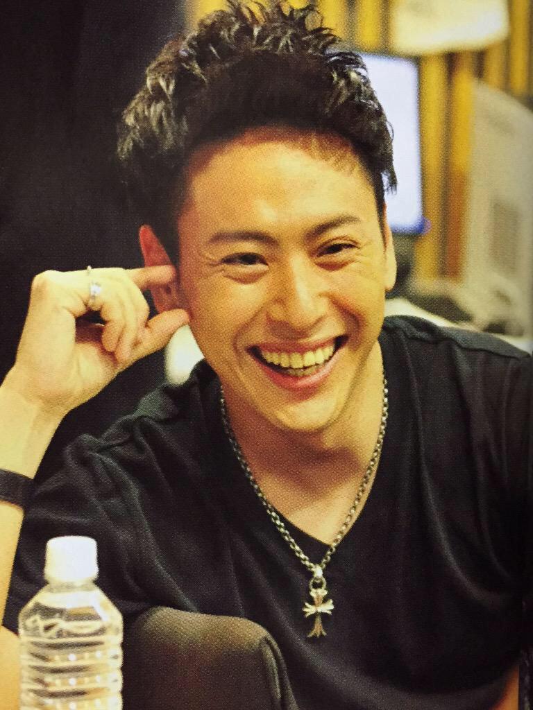 gan_gx's tweet photo. けんじろうさん
ハッピーバースデーϵ( 'Θ' )϶
いつもおもしろくて
モノマネするけんじろうさんが
大好き(^ー゜)
これからも三代目のこといっぱい
支えてください‼︎ずっとずっと
応援しています💕💕
BPめっちゃたのしみです💞 http://t.co/oKvCqqSYVU