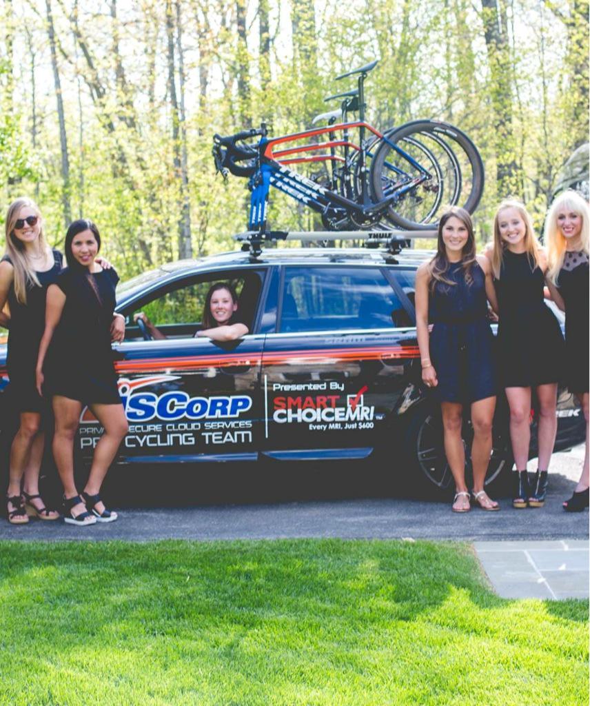 YuseSoto's tweet image. Lindo día con todo el team #trek #sram #iscorp #latinas #mexiguates