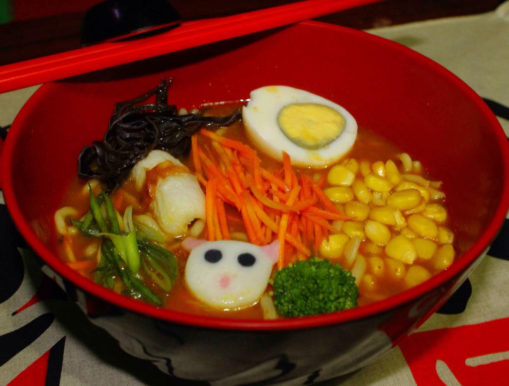 Besok minggu 24 Mei all ramen kita diskon 50% lohhhh. Bantu RT kaka.