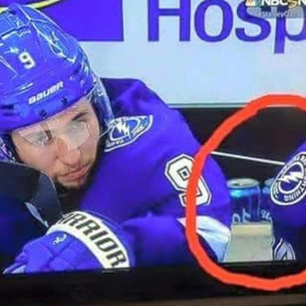 SavageAuston34's tweet photo. Couple of brews on the bench to keep the boys loose http://t.co/MD8Gd0UIIk