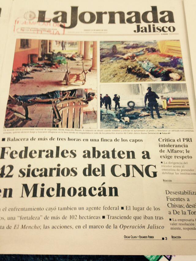 Dave_Ochoa's tweet photo. #lajornadajalisco, que poca sensibilidad jornada Jalisco entregar su primera plana en Papirolas #papirolas, #Jalisco http://t.co/BFXrIlS3YL