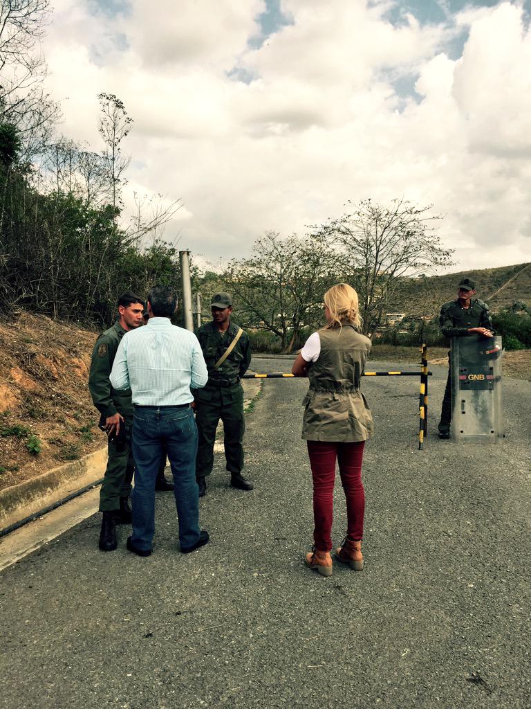 noeliaizarza's tweet photo. #URGENTE INTENCIÓN DE TRASLADAR @leopoldolopez http://t.co/cwx5f8k7p7 ¡RT MASIVO! http://t.co/YhERdugvxg @willycochez http://t.co/RTHCoTh6Ai