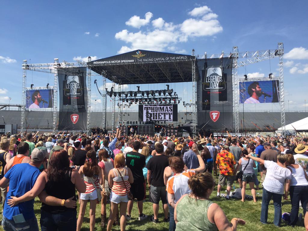 IMS's tweet photo. .@ThomasRhett is on stage now! If you're not here, you're missing out! #FirestoneLegendsDay #Indy500 http://t.co/8o5ZM7NEqo