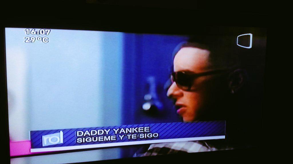 nico_codas's tweet photo. @ROLtv gracias por estrenar #SiguemeYTeSigo de @daddy_yankee 👏 voto por este vídeo @jessitorresm @oscarpintos_ #roltv http://t.co/bJOTvn8Abp