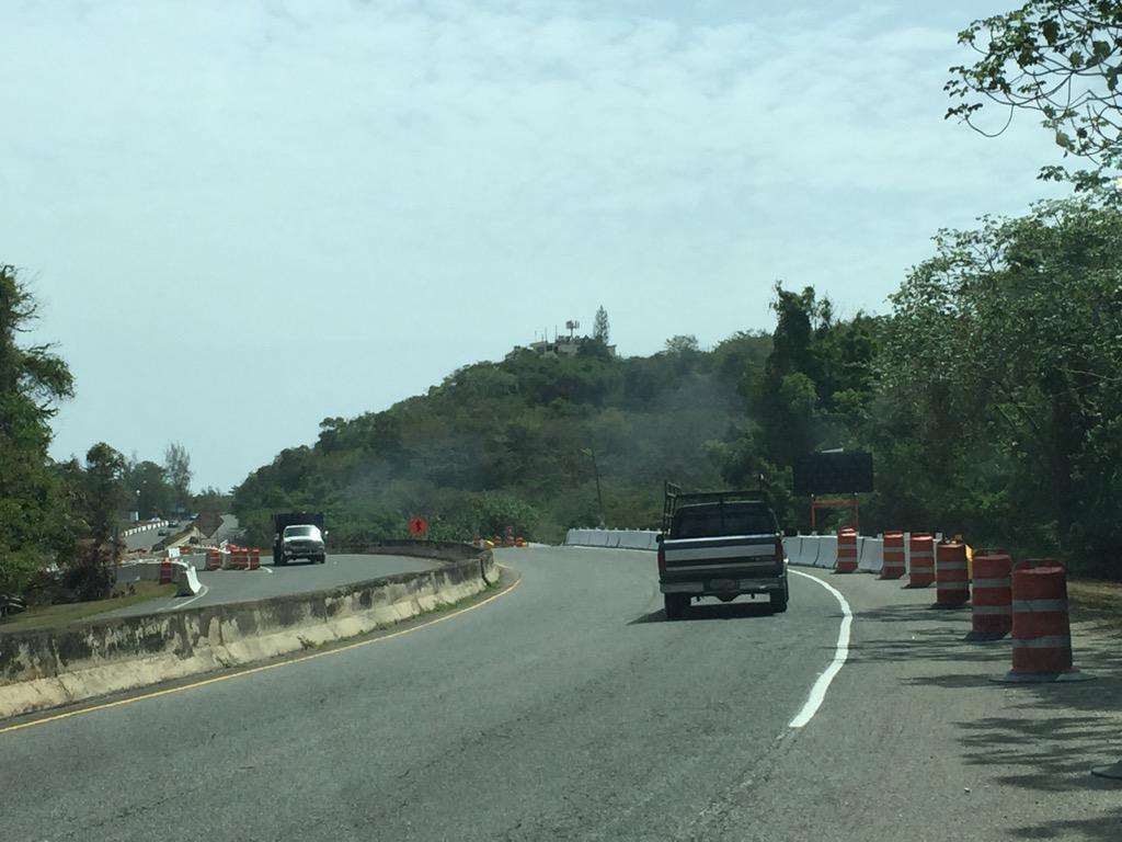 CHernandezpr's tweet photo. Decían que era imposible y algunos no lo quieren aceptar. Ya comenzó!! rehabilitación total Carr 2 en el Guajataca. http://t.co/oWgZBP1tfg