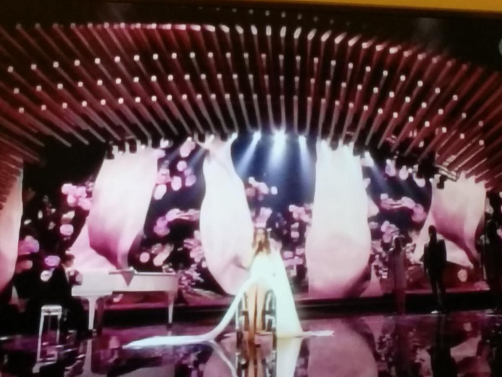 cpring's tweet photo. Classic curtains blowing in the 'wind' #pol #EurovisionSongContest http://t.co/U3ld3P68F2