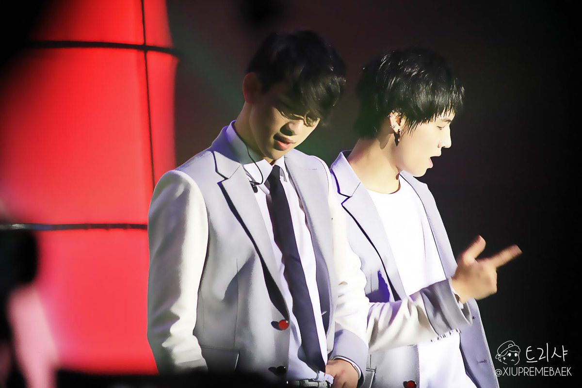 xiupremebaek's tweet photo. 141228 #KCON6 #JJP In celebration of #3YearsOnTimeWithJJProject @jrjyp @Def_soul_JB http://t.co/VVJXGMkrPE http://t.co/LgN6MSd19K