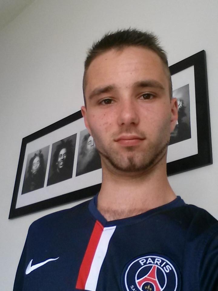 _LAROM_S's tweet photo. @PSG_inside #IciCestParis #PanamBoss #EiffelSign #TousParis http://t.co/OkPEqNb0Yf