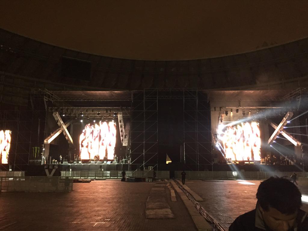 luismisound's tweet photo. Hoy en el estadio nacional de Lima Batiendo récord! 60.000 personas y sold out!!  @sonakstudio @MagoOficial2014 http://t.co/3Qi3T3SZtf