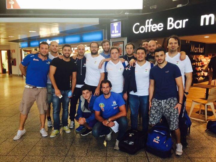catanialvertice's tweet photo. #PallanuotoMaschile A2 PLAY-OUT: FAMILA MURI ANTICHI CON ORGOGLIO. VINCE GARA-2 E RIMANDA IL VERDETTO

La Famila ba… http://t.co/nqxxZTowAW